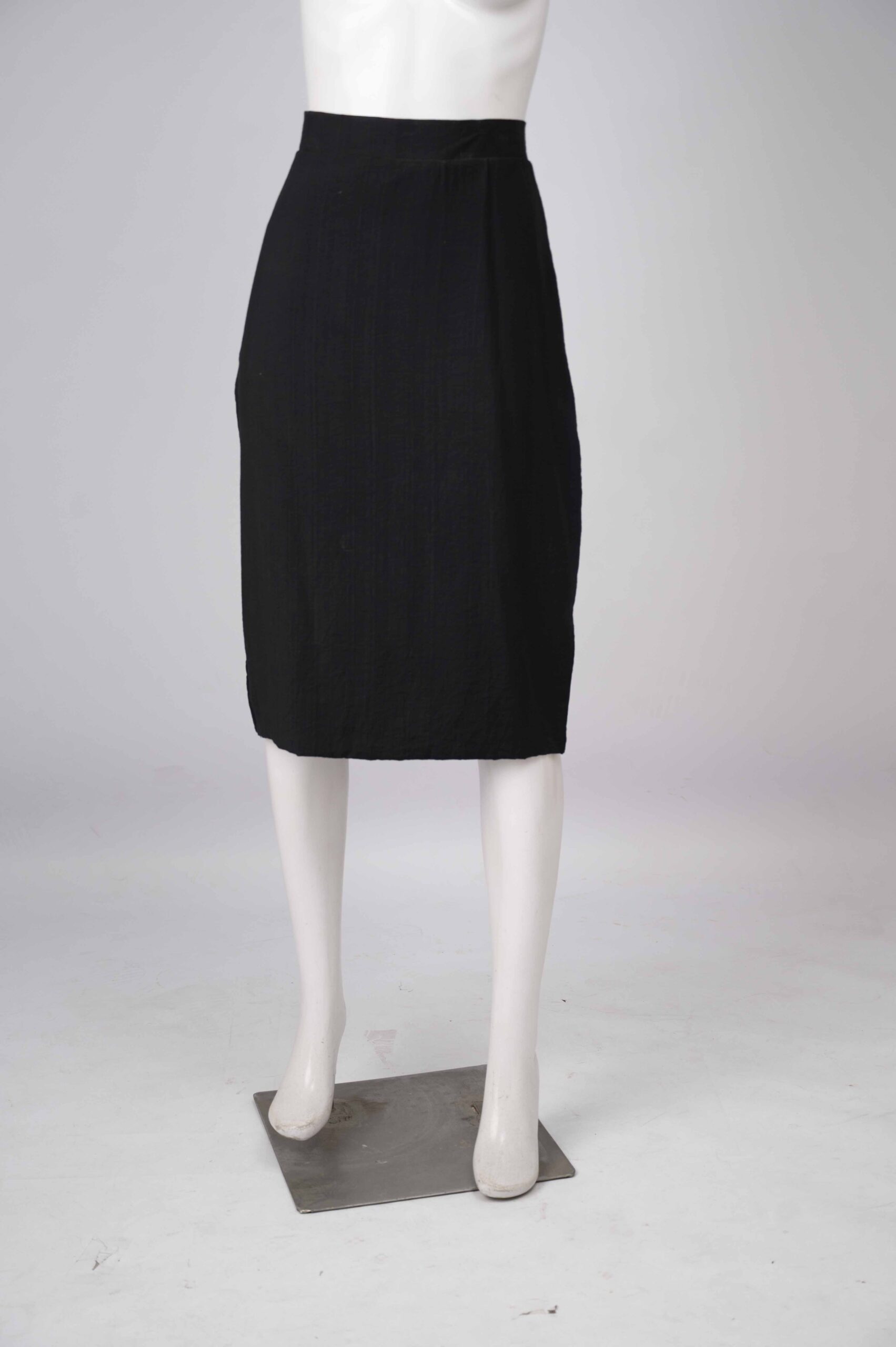 ISIOMA Classic Black Pencil Skirt